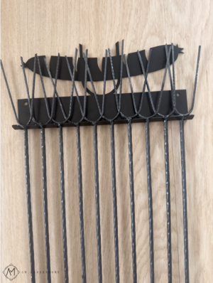 Zestaw do Ogniska i Grilla: 10 Solidnych Widełek 5mm na kiełbaski z Designerskim Wieszakiem.